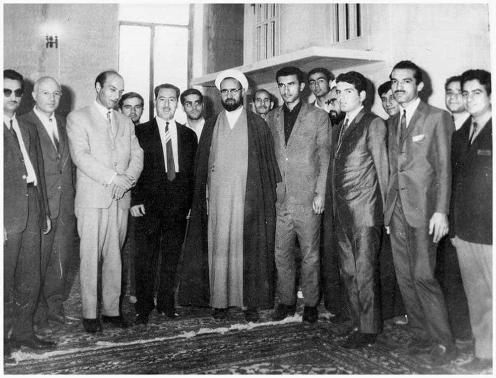 کاظم متحدین و علی شریعتی و تعداد دیگری از فعالان سیاسی آن دوره