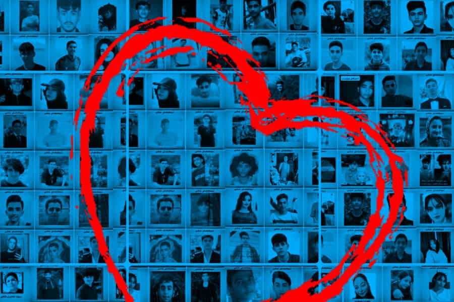 در یک زمینه آبی‌نگ تصاویر چندین کودک کشته‌شده در اعتراضات دی‌ماه ۱۴۰۴ که روی آن‌ها طرحی از یک قلب خونین کشیده شده است.