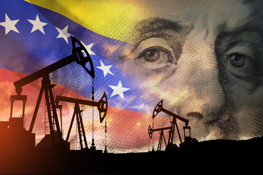 تصویری از ترکیب پرچم ونزوئلا، چاه‌های نفتی و گوشه‌ای از اسکناس دلار