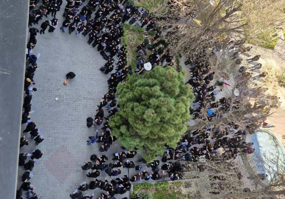 اعتراضات دانشجویی: شعار جمهوری ایرانی در تهران، سرنگونی در مشهد