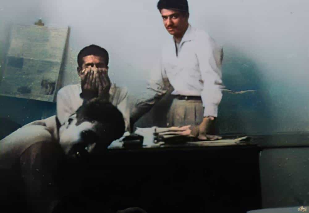 در این تصویر، بیژن جزنی در کنار هارون یشایایی و منوچهر کلانتری دیده می شود.