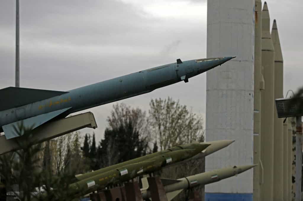 تانکها و موشکهای تولید داخل در ۲۵ مارس ۲۰۲۶ در تهران، ایران به نمایش گذاشته شدند.