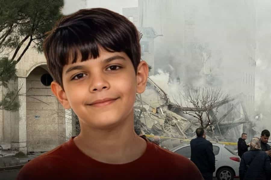 تصویری از چهره خندان علیرضا جعفری، کودکی که در ایست بازرسی کشته شد.