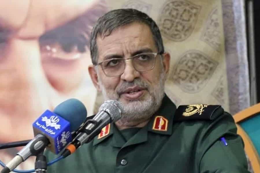 تصویری از محمدعلی نائینی در اونیفورم سپاه پاسداران