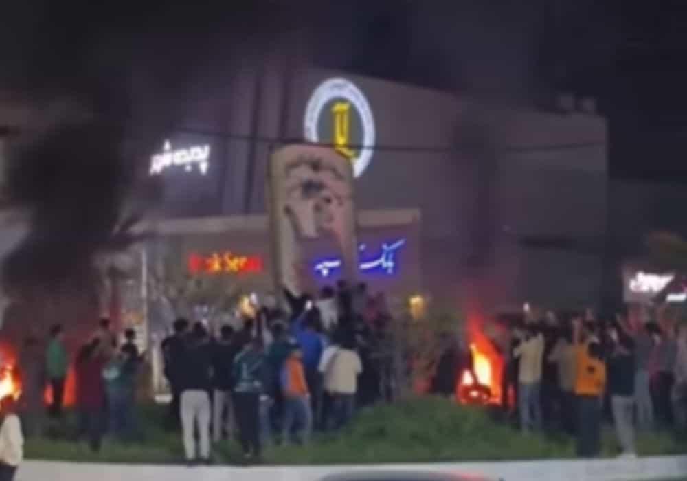 پایکوبی مردم از شنیدن خبر مرگ خامنه ای