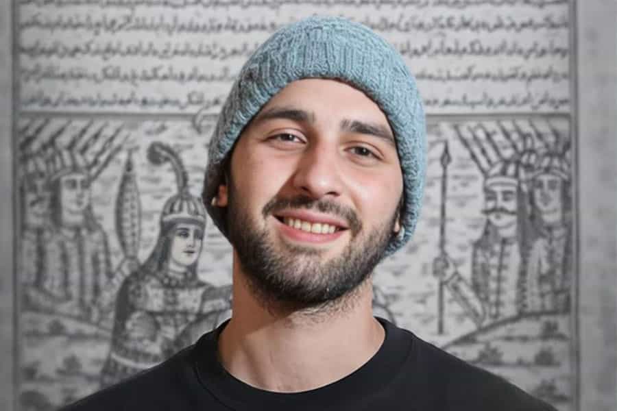 تصویری از چهره خندان و جوان علی فهیم