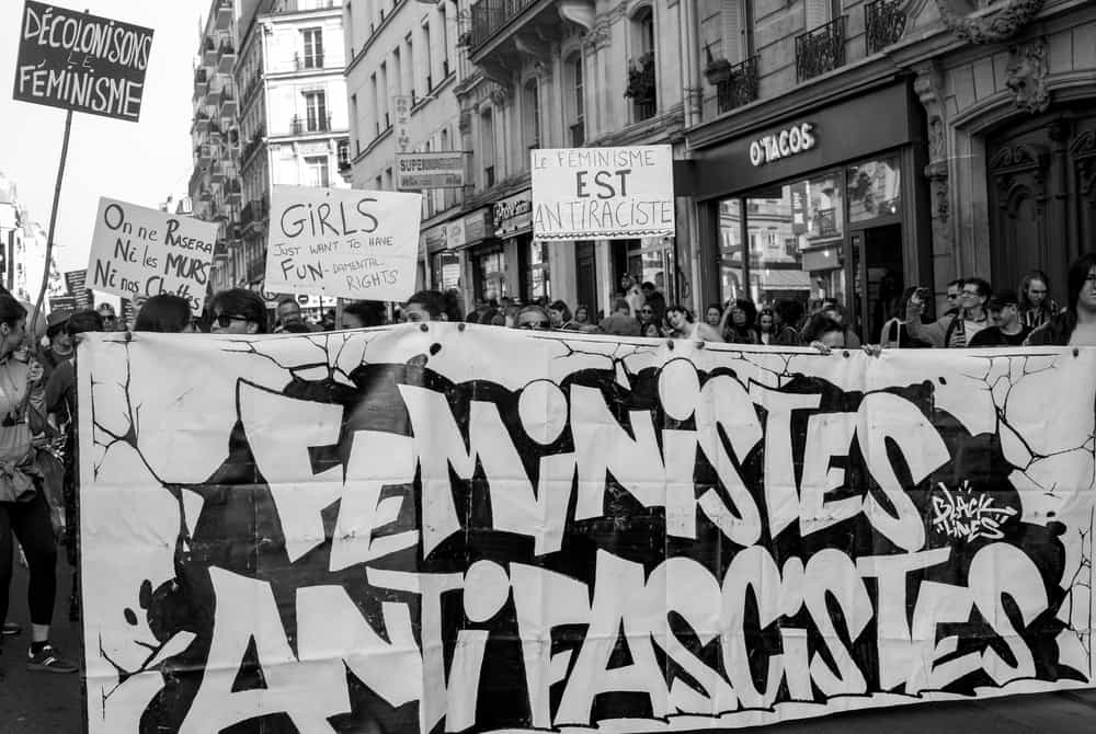 پاریس، فرانسه، اروپا، 8 مارس 2026، تظاهرات به مناسبت روز جهانی زن در خیابان های پاریس