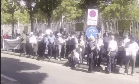راهپیمایی اعتراضی بازنشستگان فولاد اصفهان